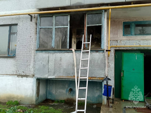 19 человек эвакуировали в Комсомольске из-за загоревшегося холодильника